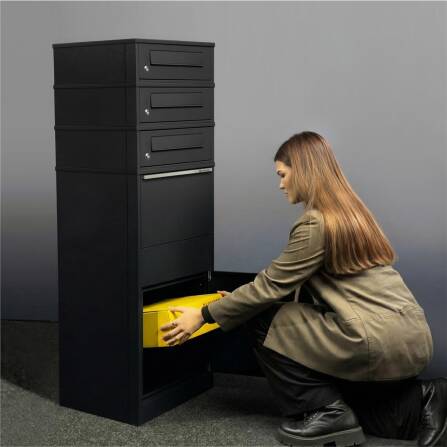 Metzler Paketbox mit 3 Briefkästen | dreifacher Briefeinwurf | für Pakete bis zur Größe M | rostfrei | Schwarz | Bispo