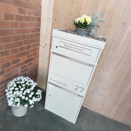 Metzler Paketbox mit Briefkasten | personalisiert mit Gravur | Edelstahl-Namensschild | mit Briefeinwurf | Weiß | Taren