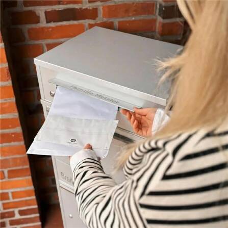 Metzler Paketbox mit Briefkasten | personalisiert mit Gravur | Edelstahl-Namensschild | mit Briefeinwurf | Weiß | Taren