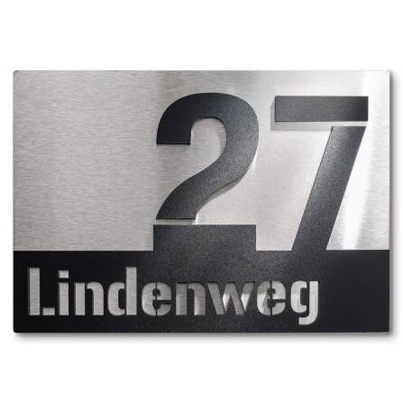 Hausnummernschild aus Edelstahl mit Straße in Schwarz